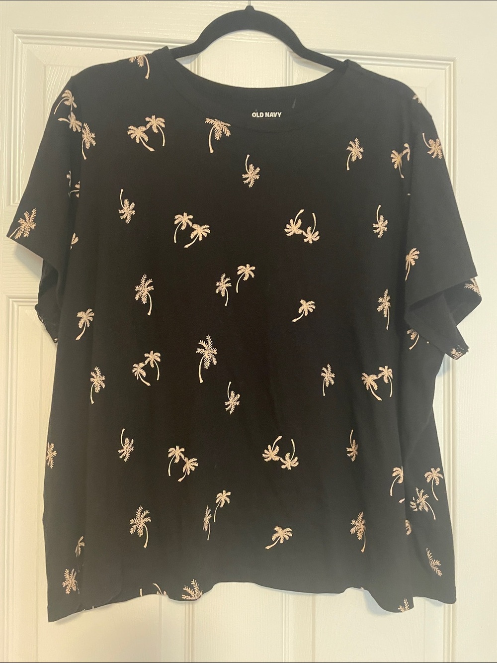 Old Navy Everywear Short Sleeve top Size 2X
Black/Gold